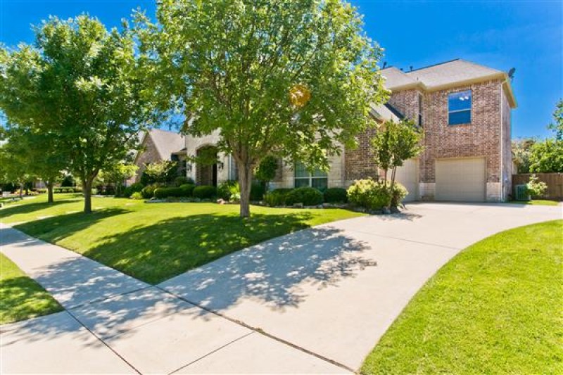    Drive Way to Split Garage 