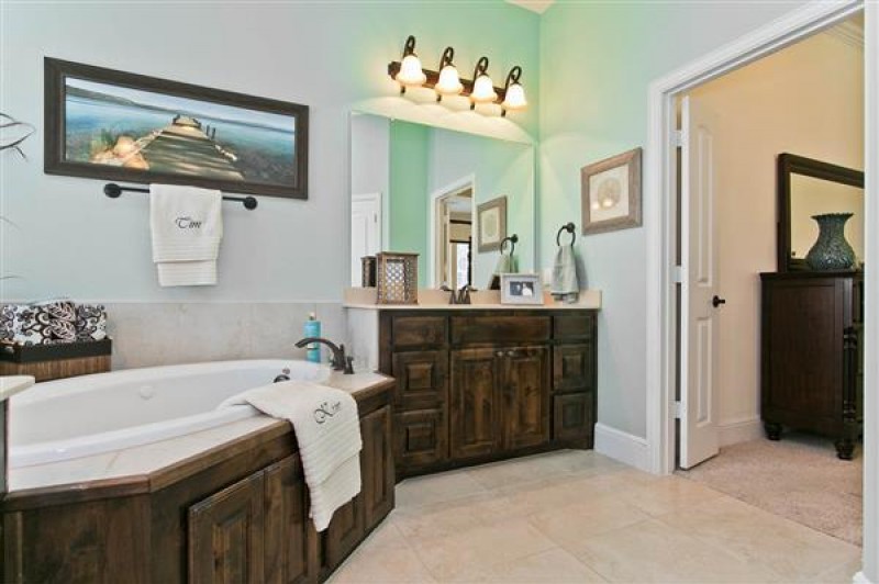    Master Bath 