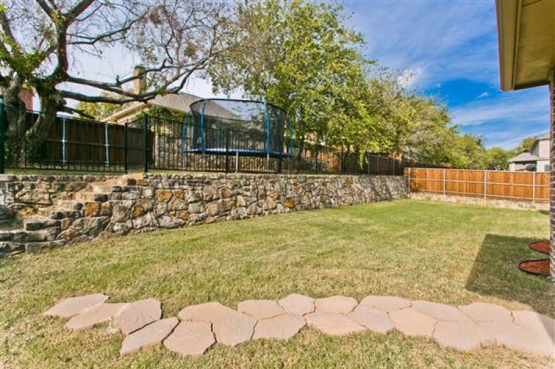    Flagstone Walk to Terrace Yard 