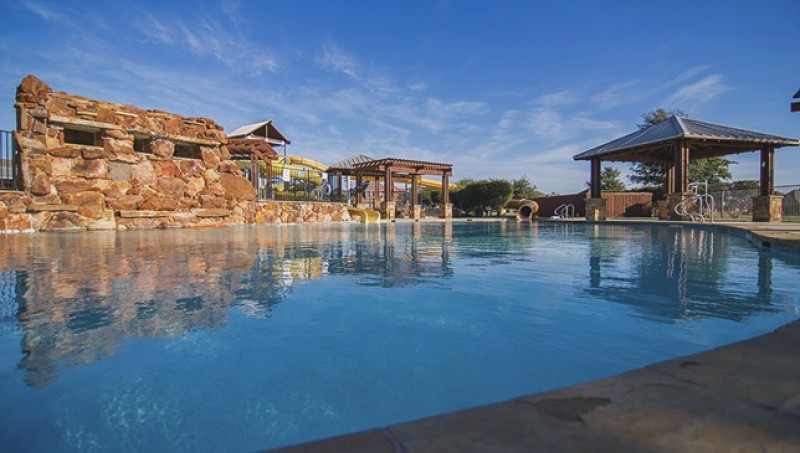    Stunning Neighborhood Pool 