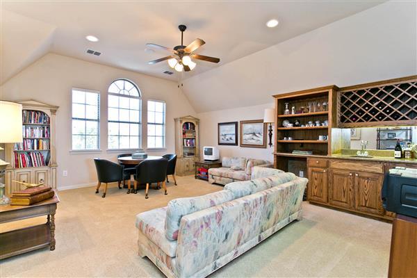    Game Room and Wet Bar 