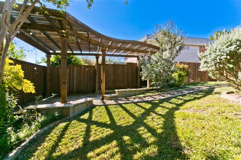    Pergola with Flagstone 