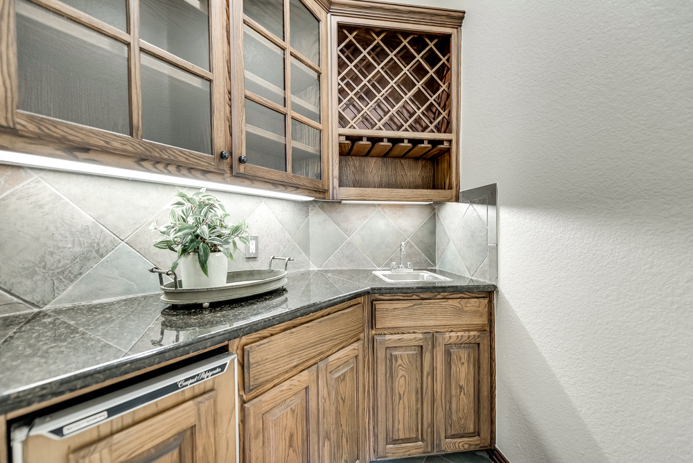    Wet Bar in Private Study 