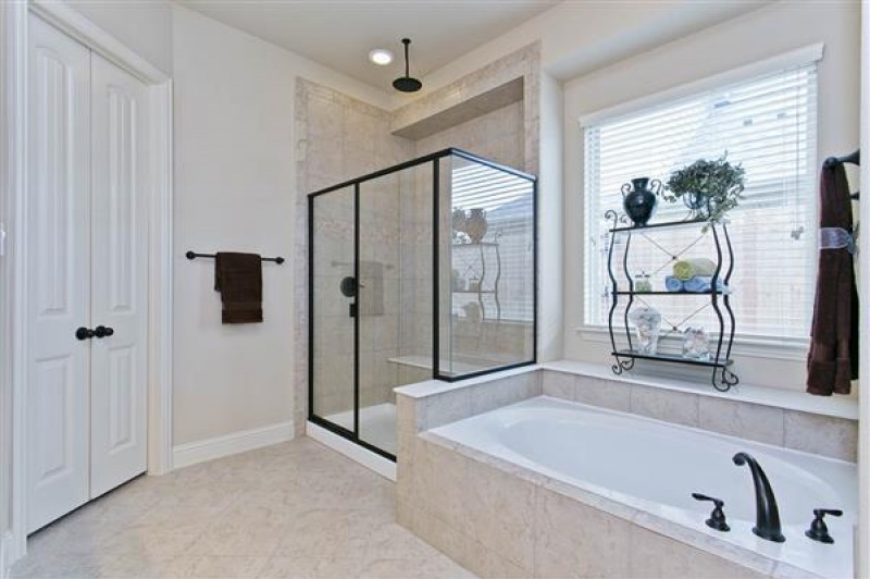    Master Bath 