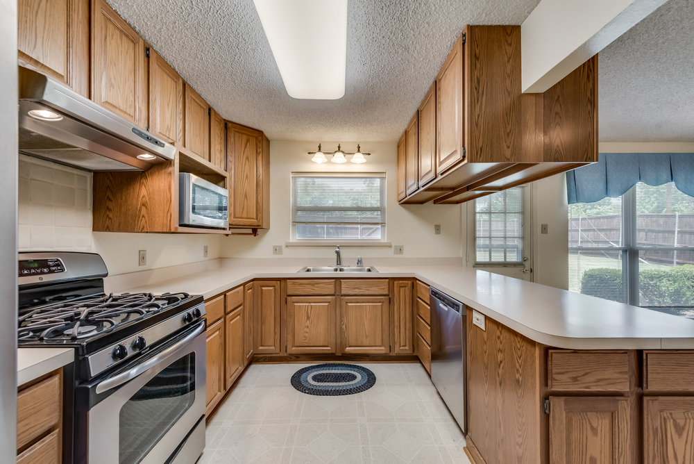    Chefs Kitchen with Backyard View 