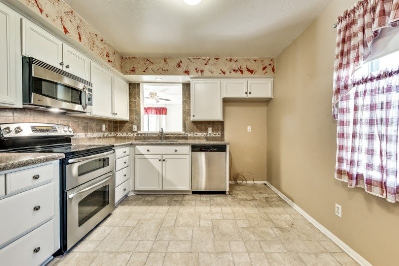    Breakfast Nook Kitchen     