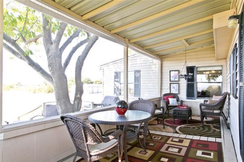   Screened in Porch off of Breakfast area 