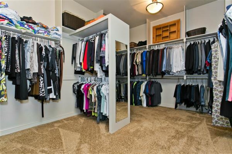    Master Walk in Closet 