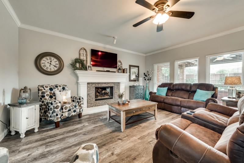    Inviting Family Room 