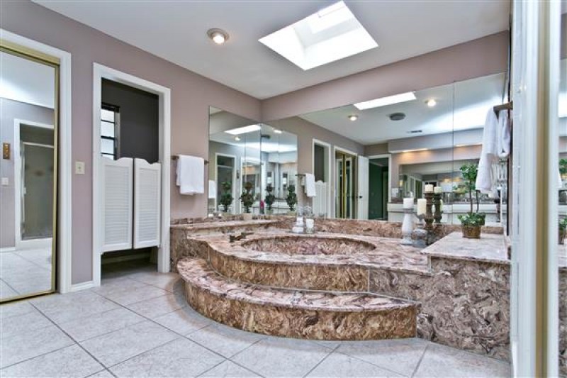    Master Bath 