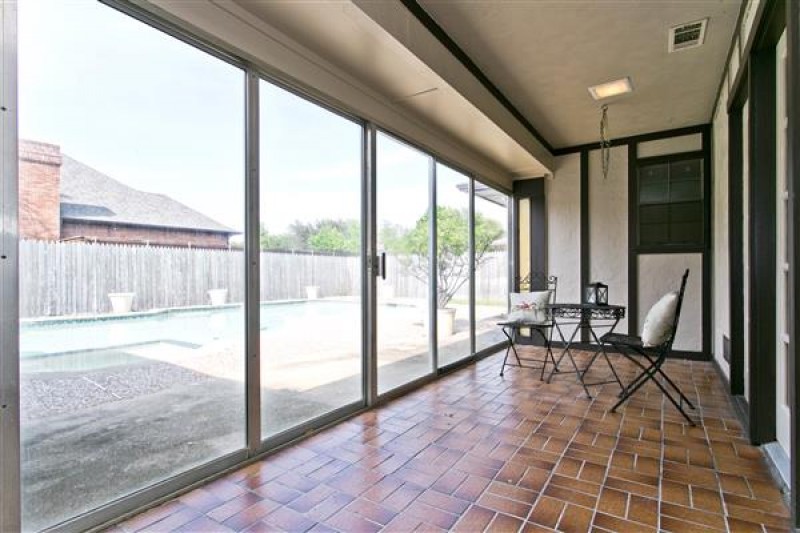    Enclosed Porch 