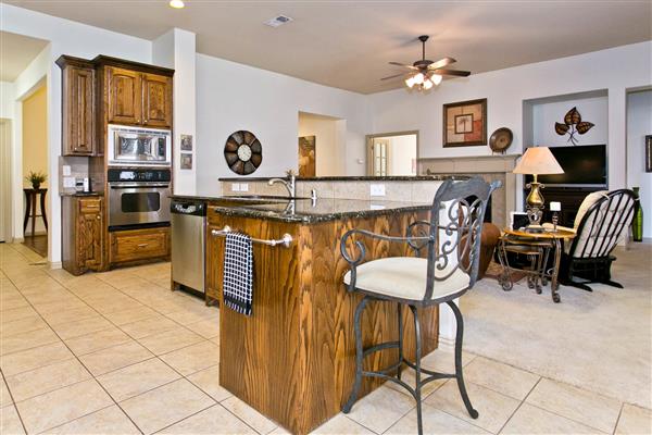    Breakfast Bar with Seating 