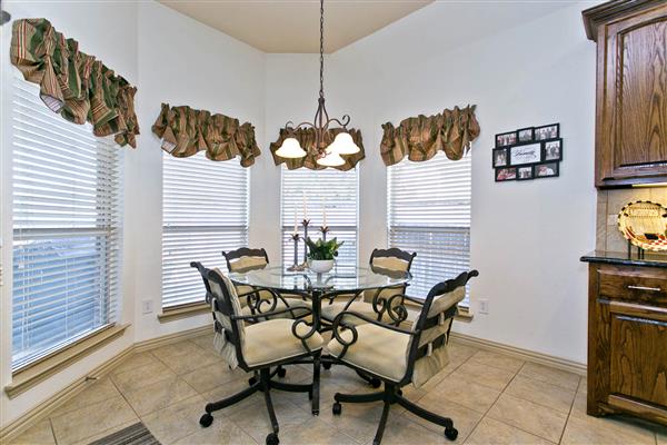    Breakfast Area with Bay Windows 