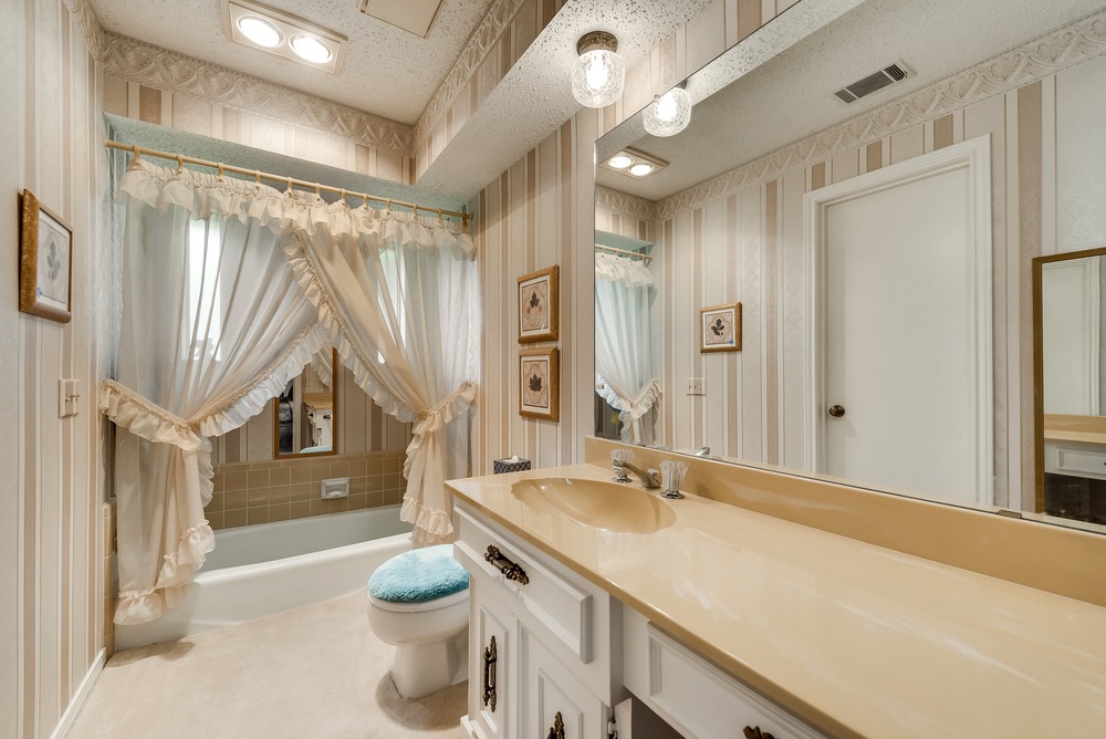    Split Master Bath 