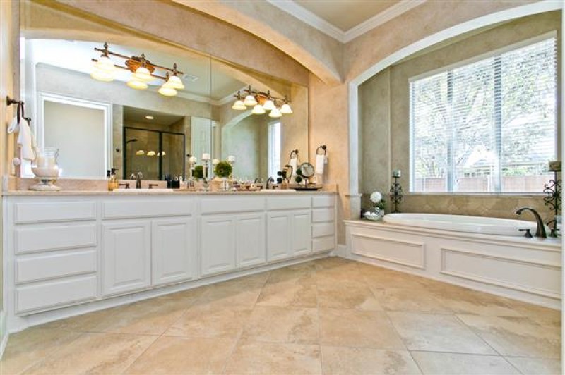    Master Bath 