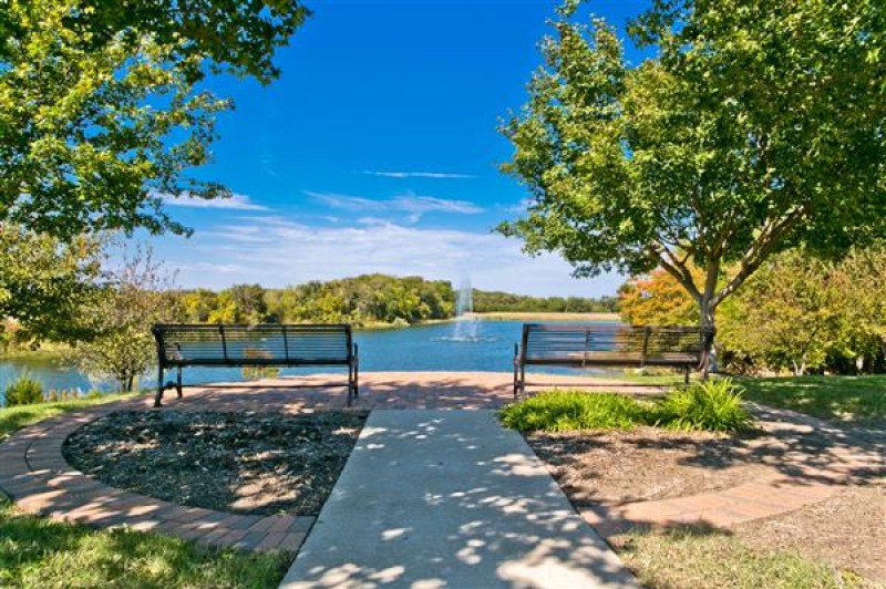    Pond  Sitting area 