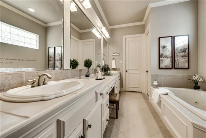    Master Bath 