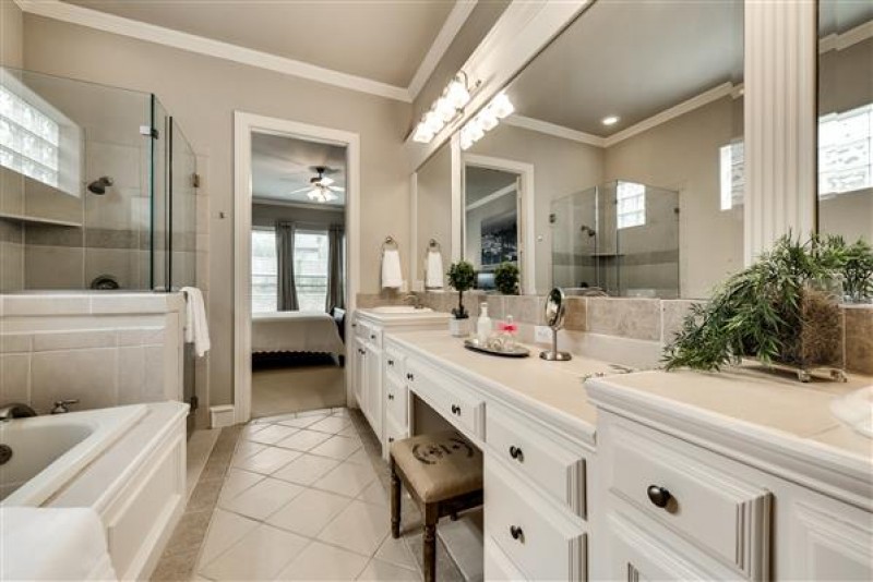    Master Bath 