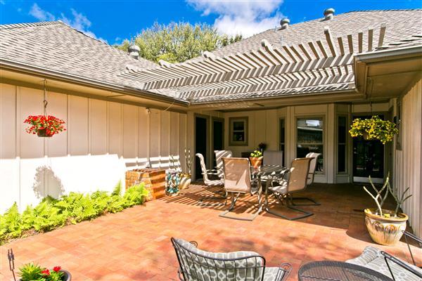    Pergola Covered Patio 