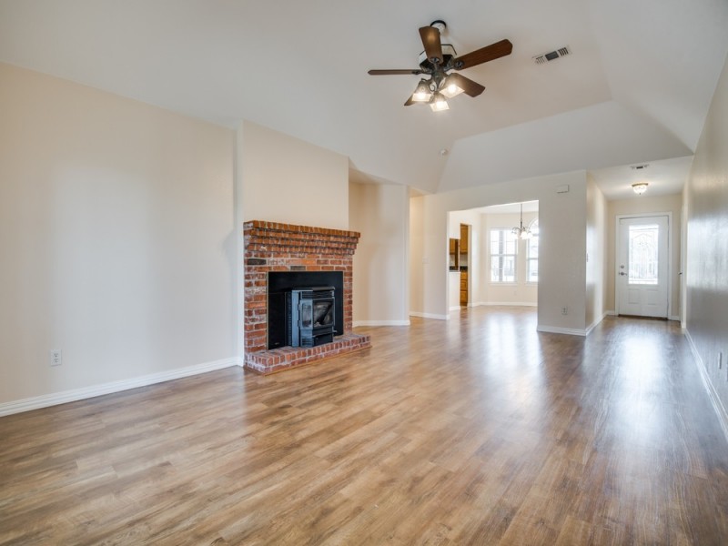    Entry and Family Room 