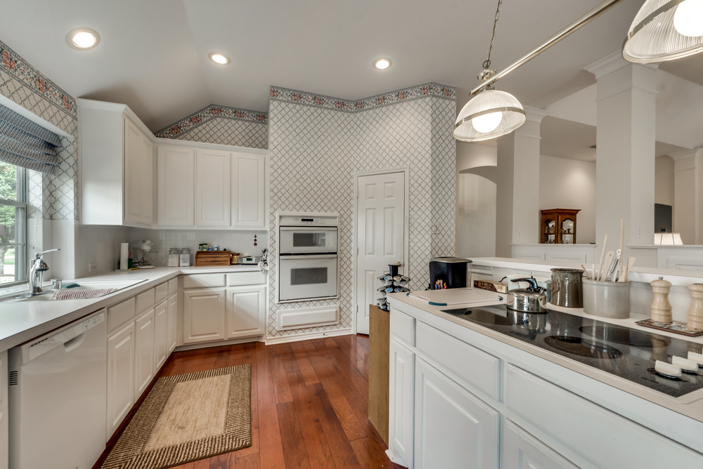    Spacious Kitchen 