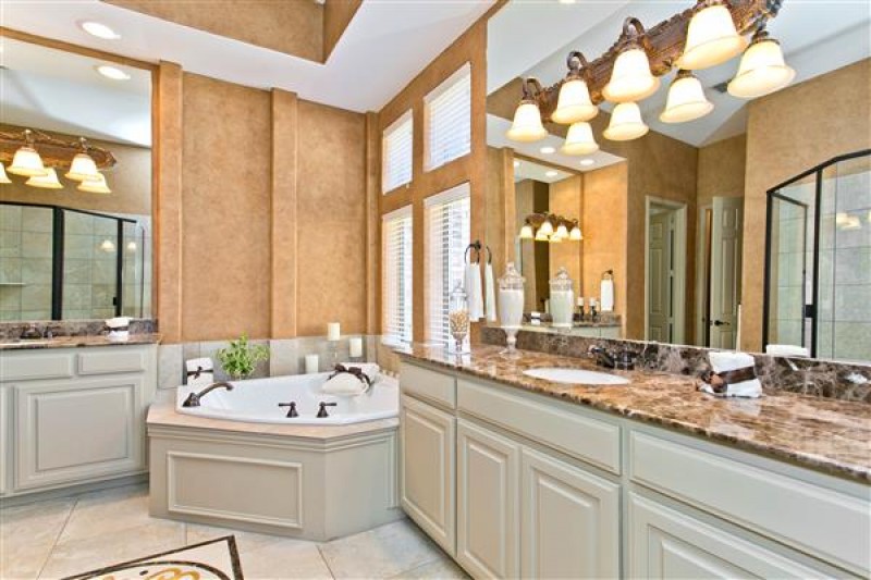    Master Bath 