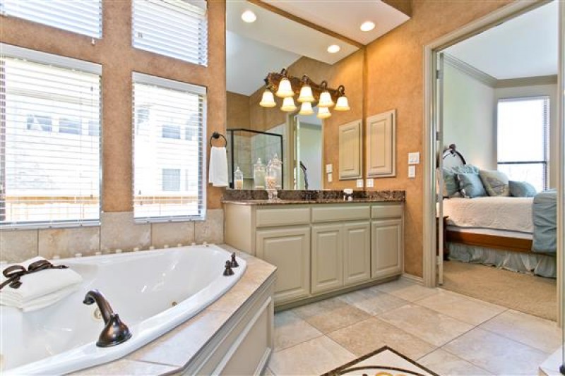    Master Bath 