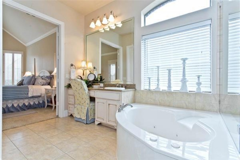    Master Bath 