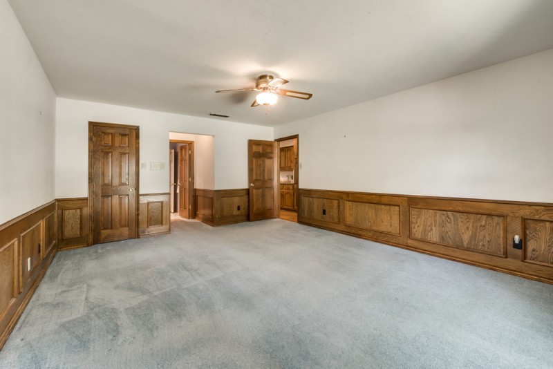    Spacious Den with Large Closet 