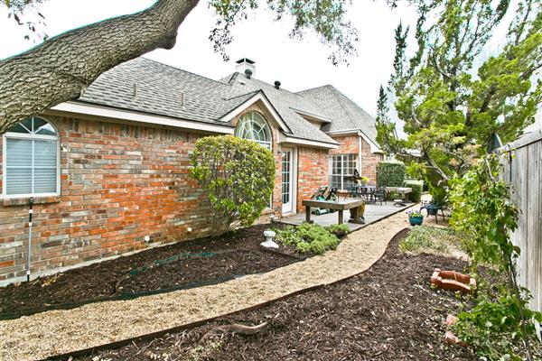     Landscaped Yard 