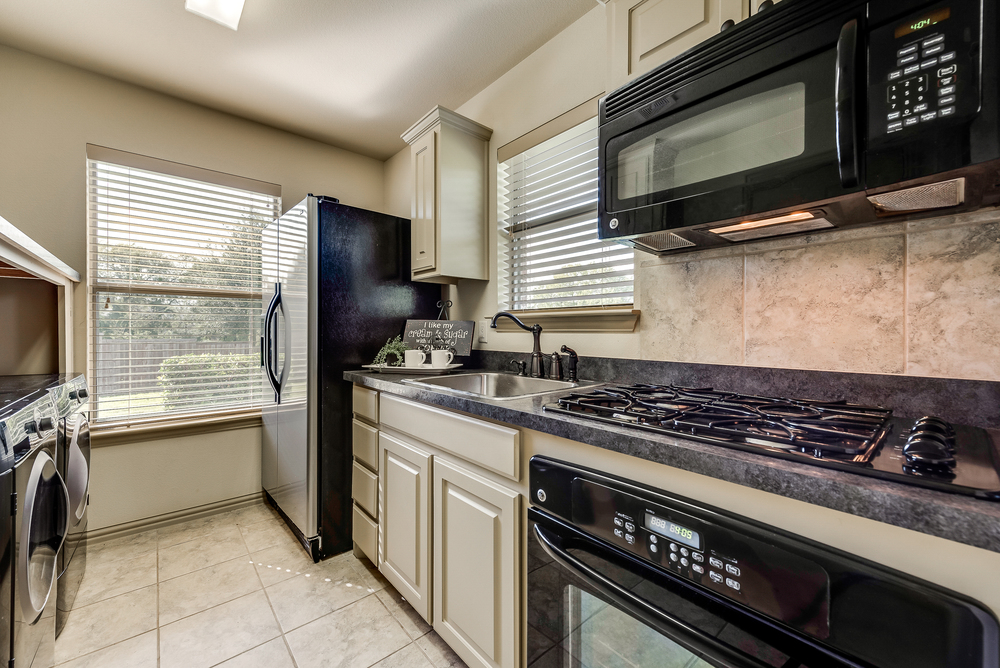    Mother In Law Suite Kitchenette with Exterior Entrance 