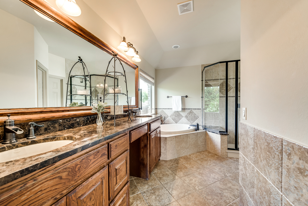     nd Master Bathroom 