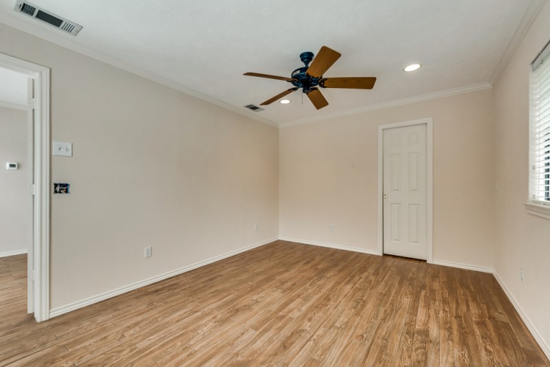    Secondary Bedroom Upstairs 