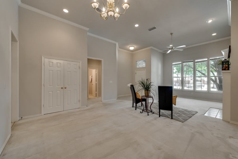    Dining Room into Family Room 