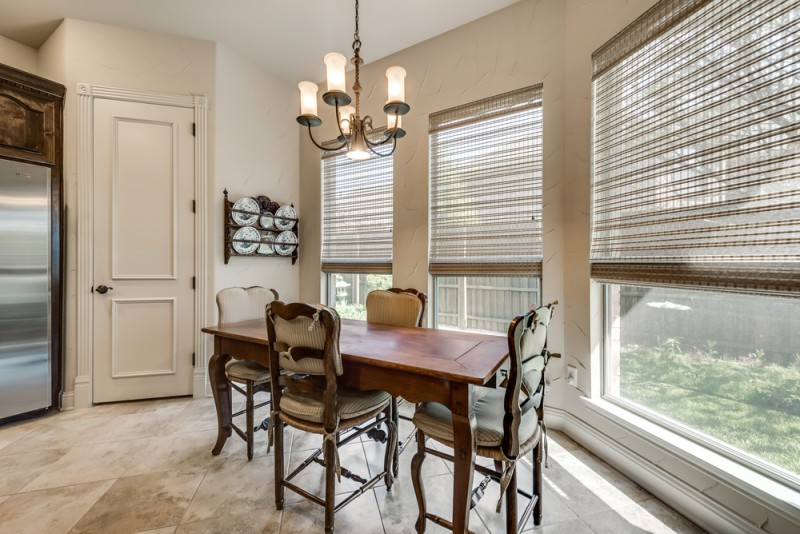    Charming Breakfast Area in Kitchen 