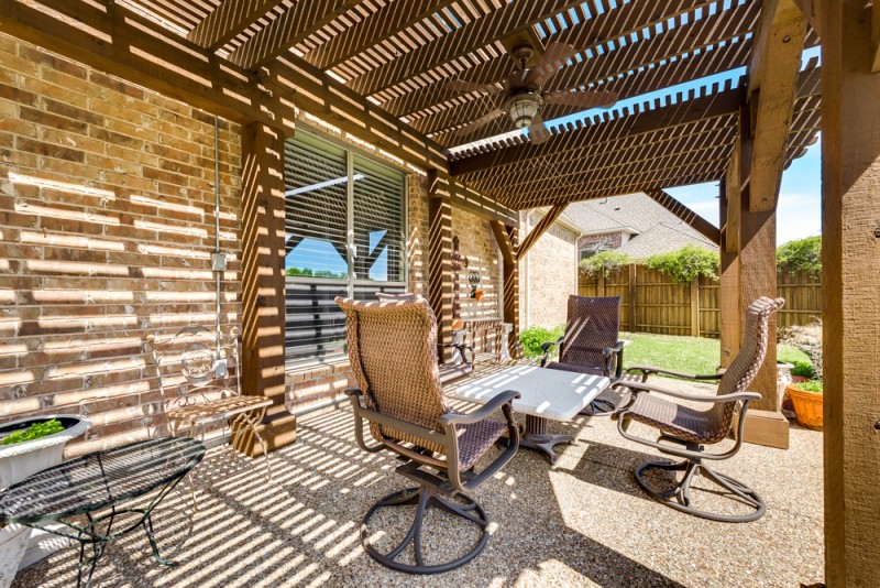    Pergola Covered Patio 