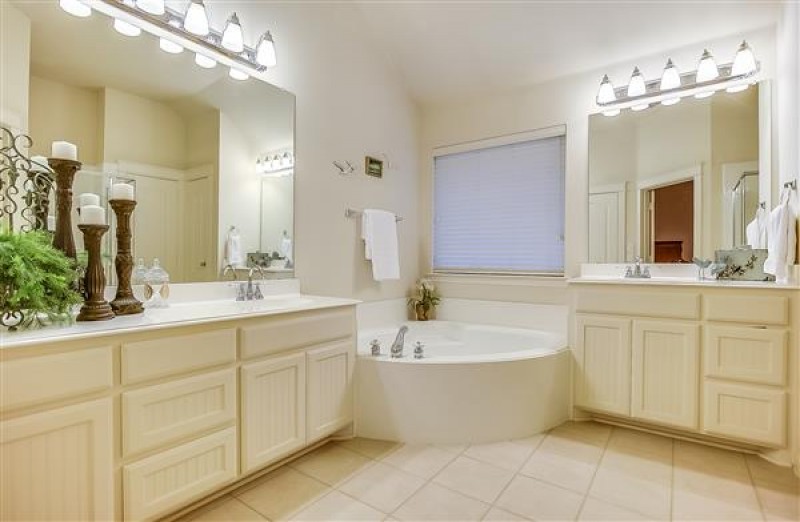    Master Bath 