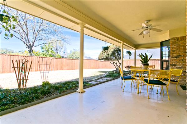    Covered Patio 