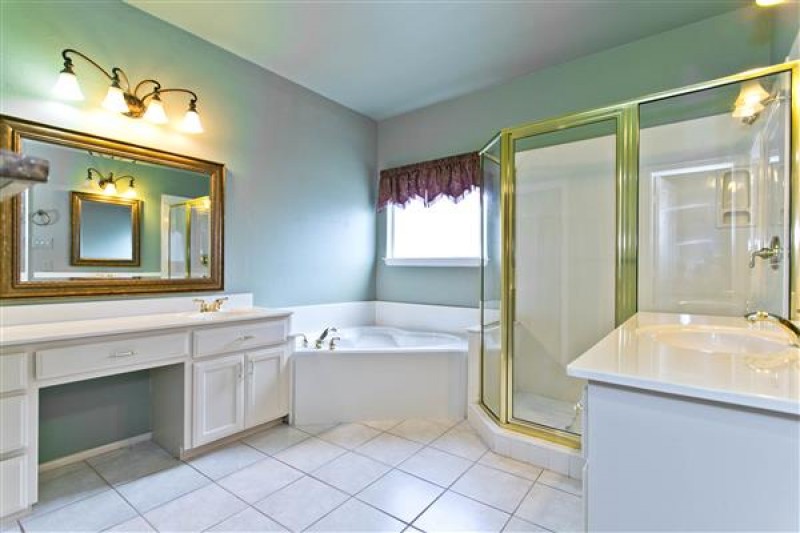    Master Bath 