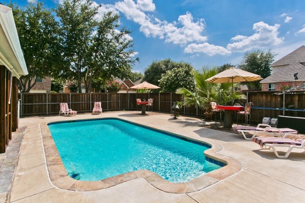    Resort Style Pool  Patio 