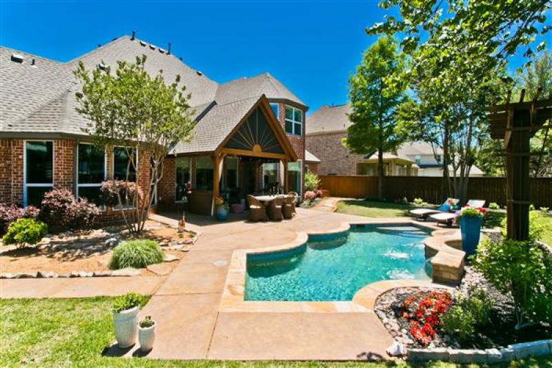    Pool and Landscaping 