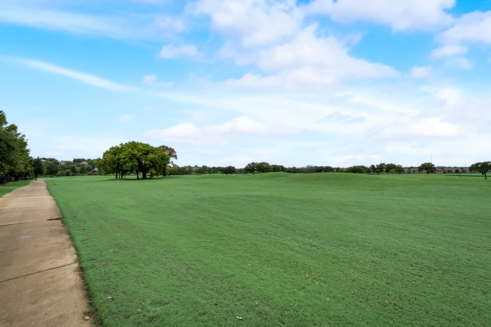    Golf course views 