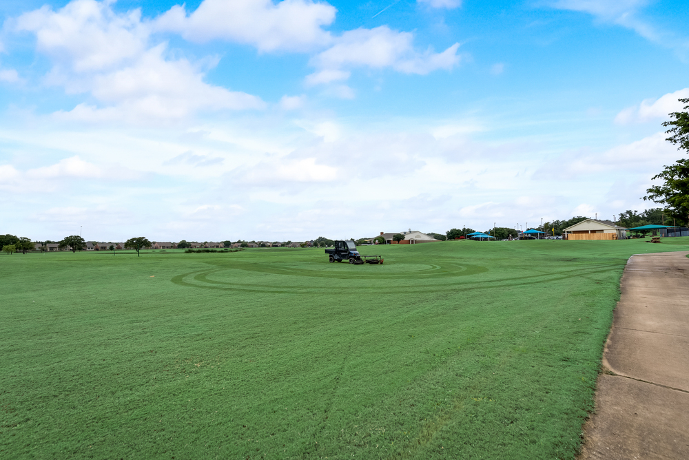    Golf course views 