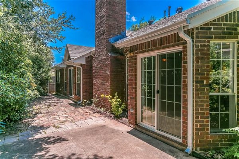    Flagstone  Patio 