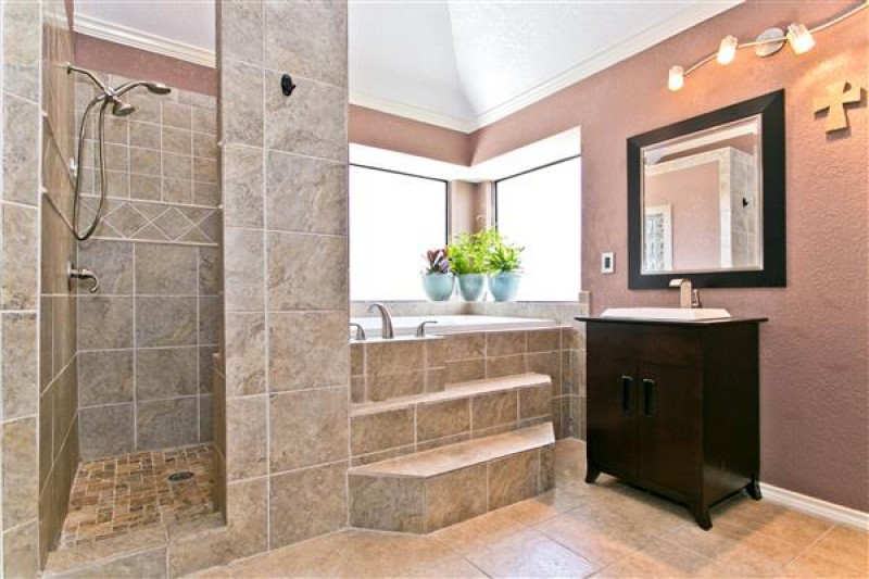    Master Bath 