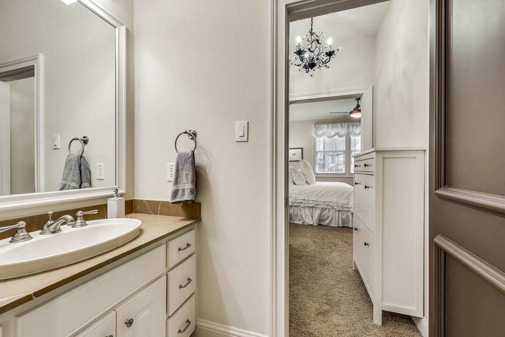    Jack and Jill Bathroom Vanity 