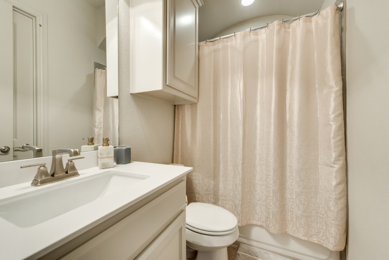    Full Bath with Private Bedroom and Hall Access 