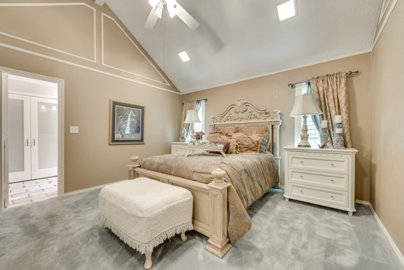    Private Master Suite 