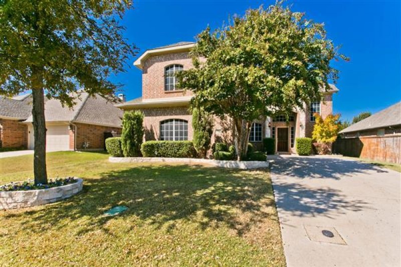     Front Garage   Drive 