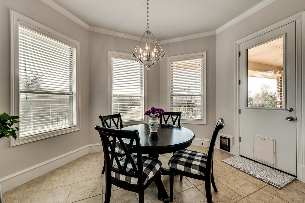    Charming Breakfast with Chic Chandelier 